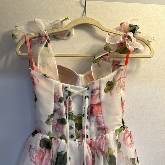 MILLA floral midi tie-strap dress - Picture 8 of 10